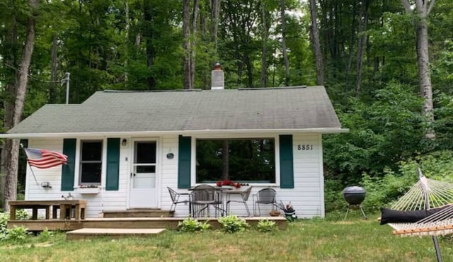 -Up North Cabin Across from Big Glen Lake.