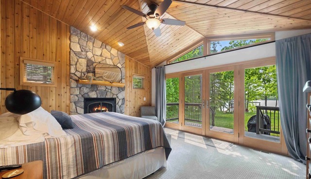 'Up North' vacation cabin on Mule Lake that Won't Disappoint