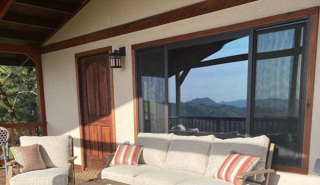 Up on the hills Cabin, spectacular views
