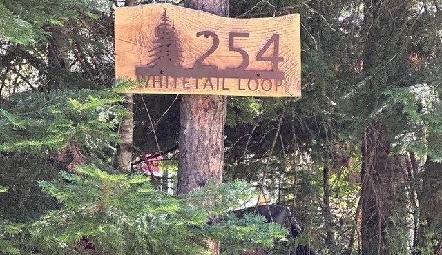 Up River Getaway. Complete 30/50 RV Site. Hike, Fish, Float, Relax!