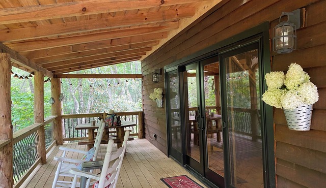 “Up The Creek” Cabin