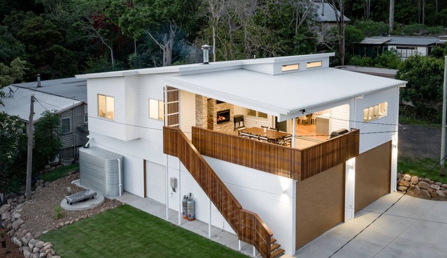 Up the Hill at Somerset