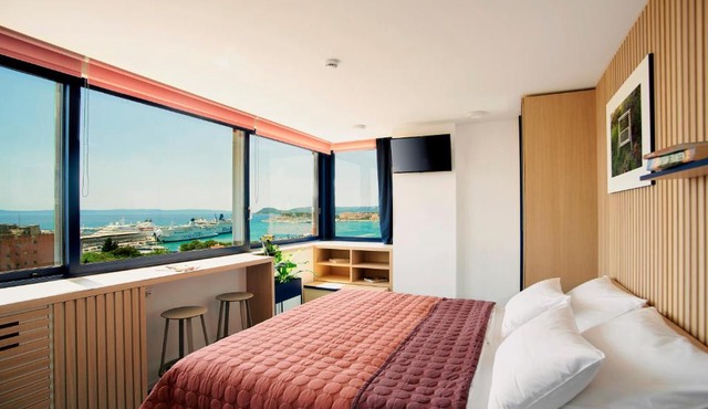 UP THERE design rooms
