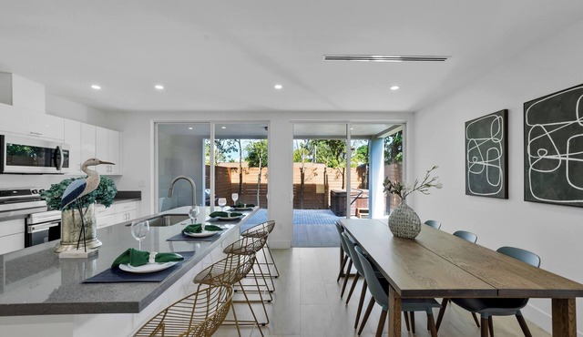 Up to 12 guest Modern Villa near Wynwood!