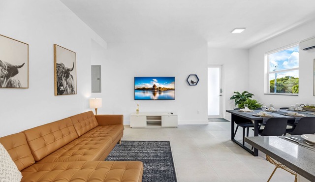 UP TO 12 GUESTS! Modern house near Wynwood