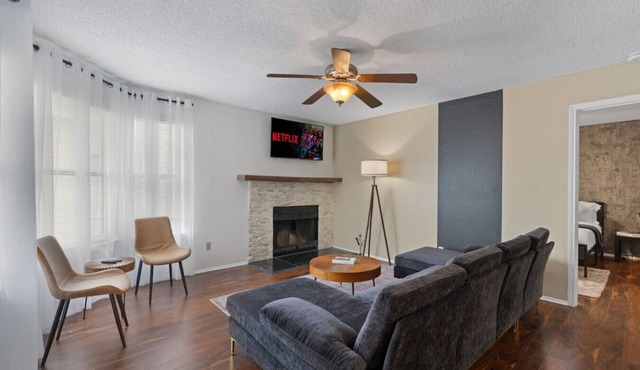 Up to 16 People - Lux Retreat