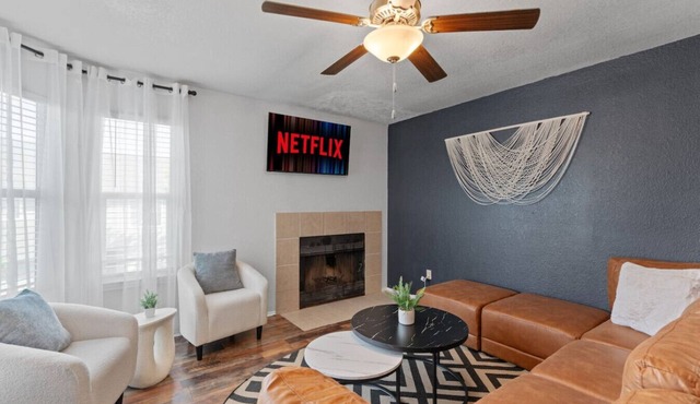 Up to 16 People - Mins 2 Downtown - Luxury Home