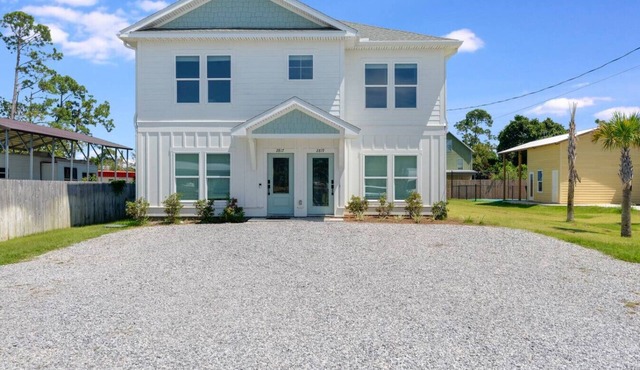 Up to 18 Guests 6-Bed Retreat w/Pickleball Court