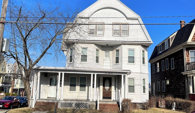 Up to 3 bedroom apartment in convenient South Medford location near Rt 93.