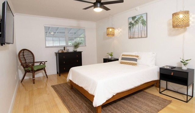 *Update * New Game Room, near Navy Base and Beach!