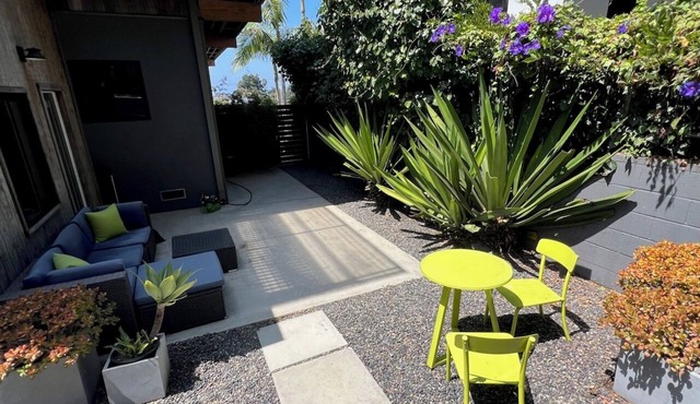 Updated 1 Bed/1 Bath + with Private Yard