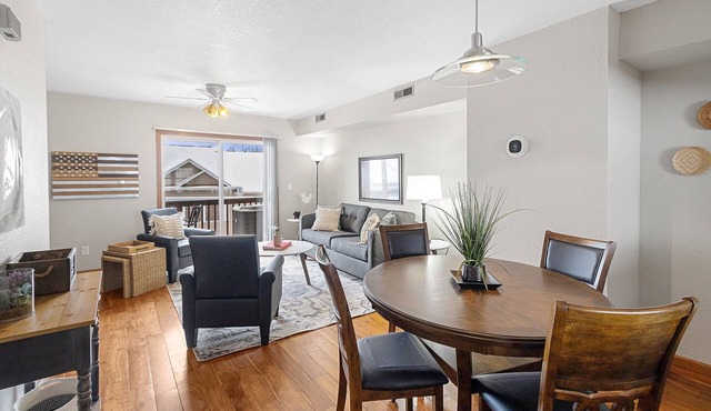 Updated-100Mbps-Smart TV-3 TVs-Full Kitchen-W/D