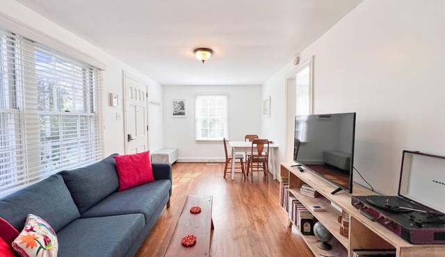 Updated 1BR cottage on private acre+ lot