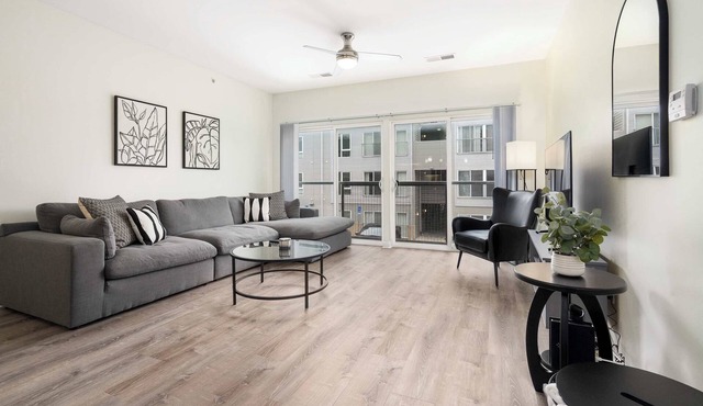 Updated 2-Bedroom with a pool and hot tub