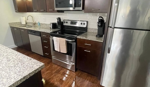 Updated 2-Bedroom with a pool and hot tub