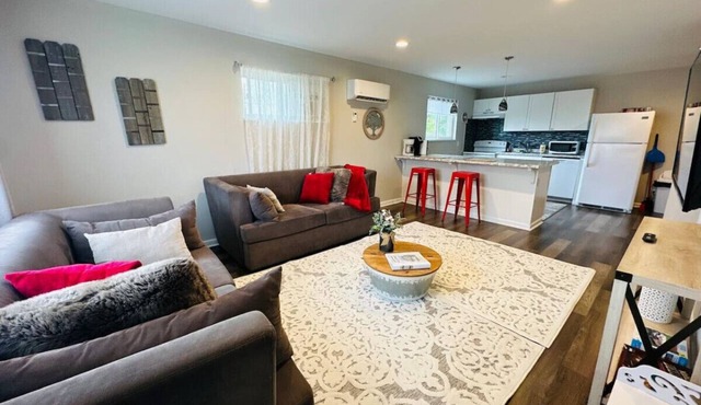 Updated 2BR 15 Min to Downtown Cincinnati - 30+ Day Stays Welcome