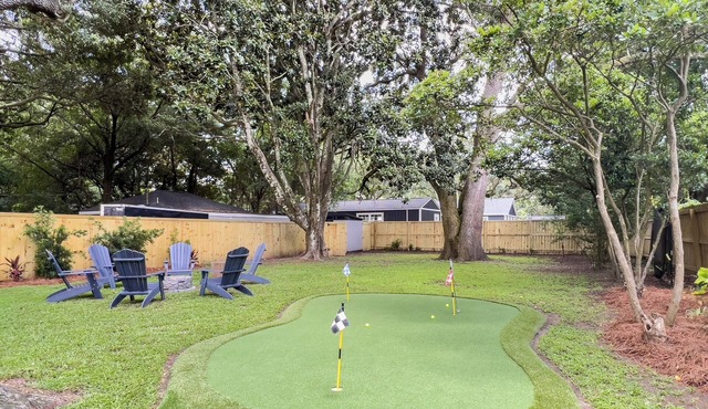 Updated 3 bedroom house minutes from Charleston and laid back Folly beach!