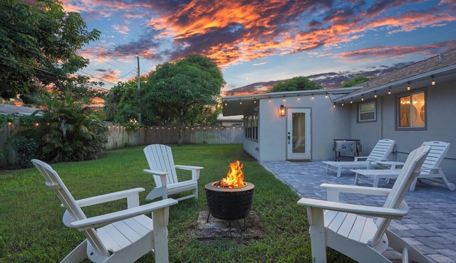 Updated 3BR 2BA Home- King Suite, Private Yard, Outdoor Living Near Delray Beach