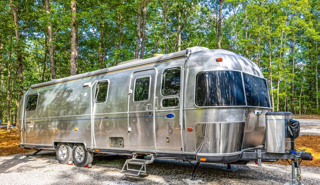 Updated Airstream in secluded location with firepit, full bathroom & kitchenette