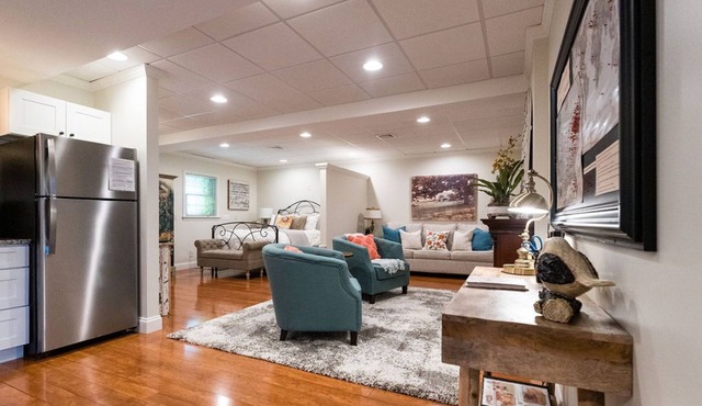 Updated and renovated Hideaway Apartment with brand-new kitchen! Charming!