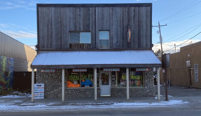 Updated apartment in the heart of Pinedale!