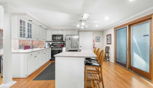 Updated Apartment on Main Street - Clarence, NY