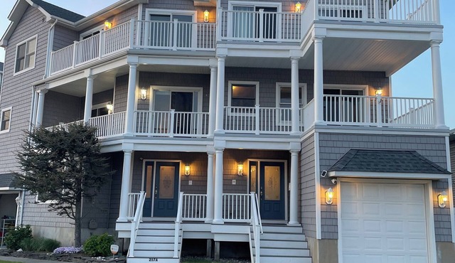 Updated Beach Home with Ocean Views, Beach Block!