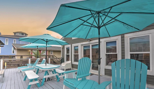 Updated Beach House w/ Private Beach + Hot Tub!