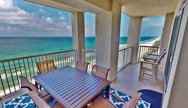 Updated beachfront corner unit w/amazing views @ Grand Panama Resort! sleeps 10!