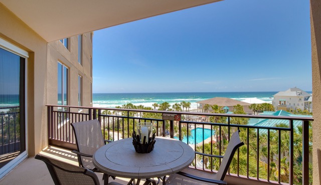 Updated Beachfront Condo - Beach View, Balcony, Pool, Tiki Bar, Hot Tub, Tram