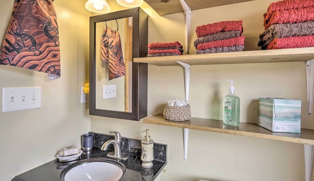 Updated Bluff Bungalow w/ Patio, Pets Welcome