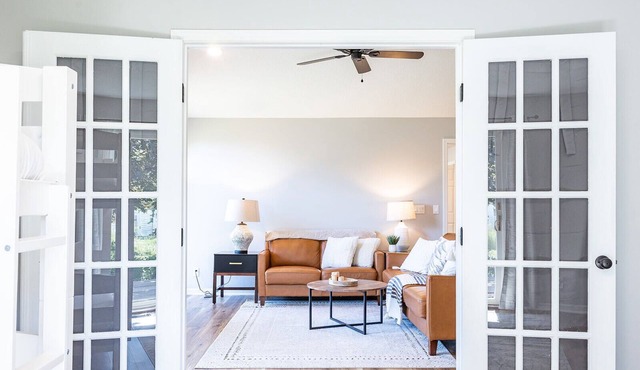 Updated , bright, and modern Manteno Home close to parks
