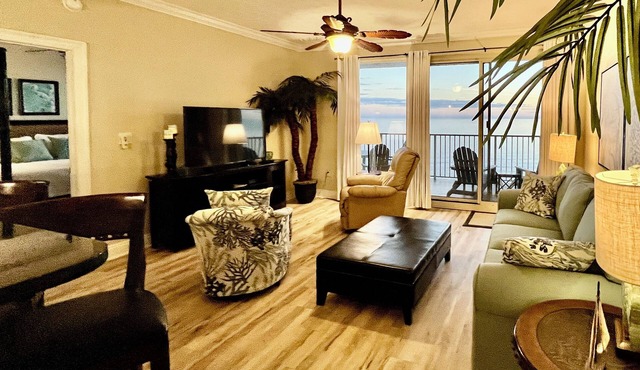 Updated Butler's Treasure Island,new master bath! Beach Service for 2 Included!