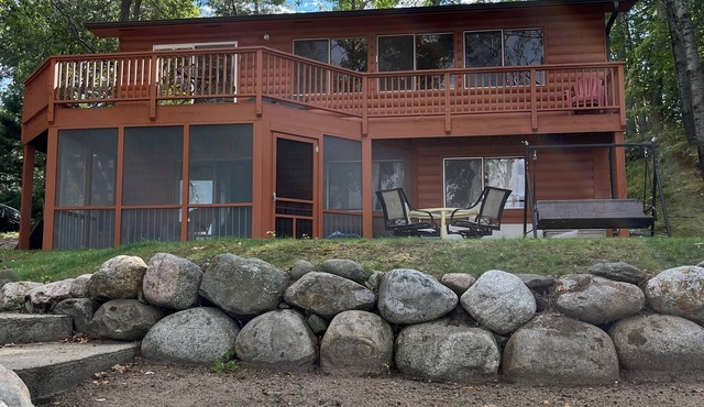 Updated Cabin on Lake Ossawinnamakee w/Paddle Boards & Peddle Boat!