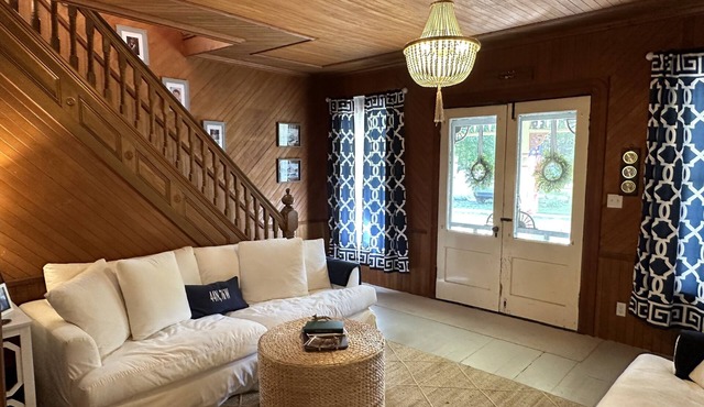 Updated Cottage in Historical Thousand Island Park, 4 bed / 2 bath, New Kitchen