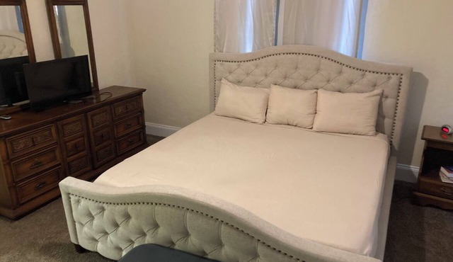 Updated ComfyBungalow centrally located