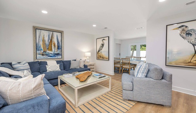 Updated cottage with stunning pool