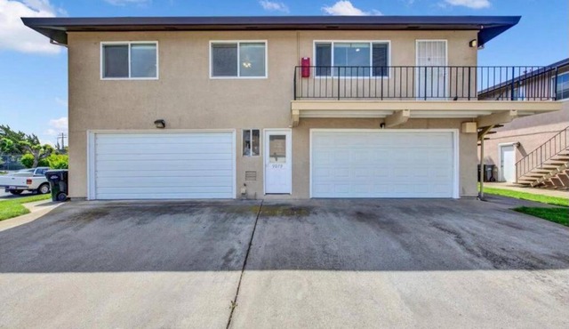 Updated Cozy 2 Bed Room Condo w Pool