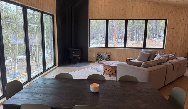 Updated Cozy Cabin on the River/Hot Tub/Beach