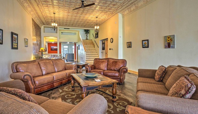 Updated Dtwn West Plains Home: Walk to MSU!