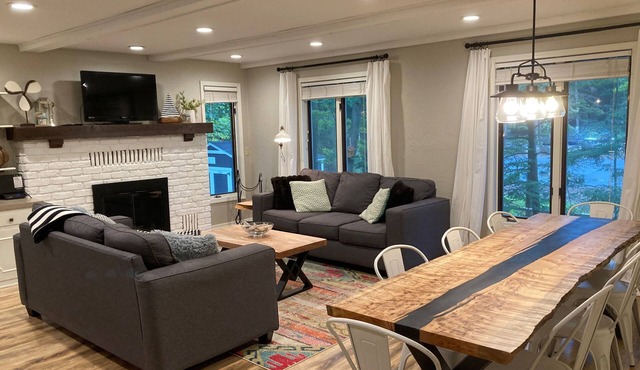 Updated Family Beach Cottage-100 yds to Beach/Game Room/Fire Pit