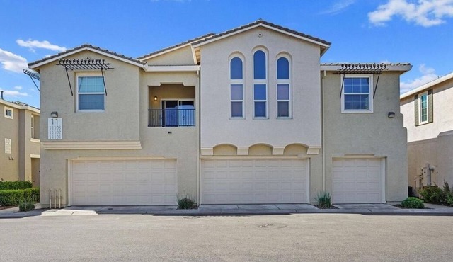 Updated, furnished 2 bd/2bth condo with attached garage in fabulous Elk Grove!