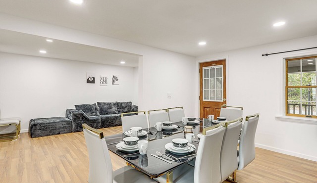 Updated Getaway w/Sauna & Yard in Bloomsbury!