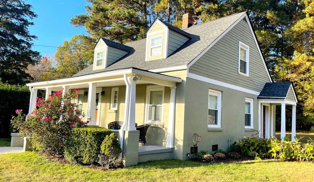 Updated Historic Home 2Mins from downtown Wake Forest