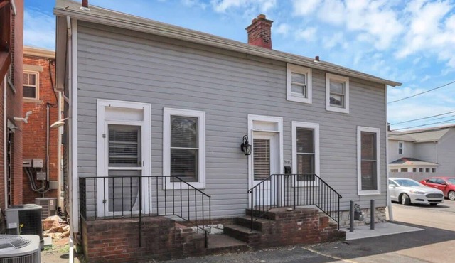 Updated Home in German Village - 2BR with Parking!