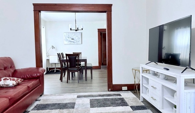 Updated Home: Min From Airport: Cozy Duplex Unit
