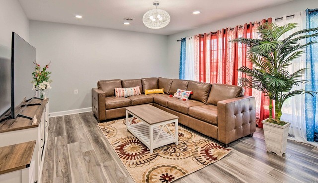 Updated Home w/Pool Table ~ 4 Mi to Hershey!