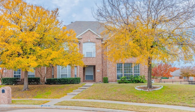 Updated Home with Outdoor Hot Tub, Grill, 4BR 4BTH