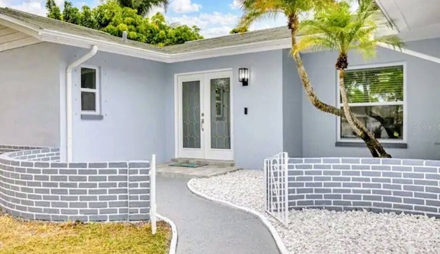 Updated House! 3 minutes to Beach Access