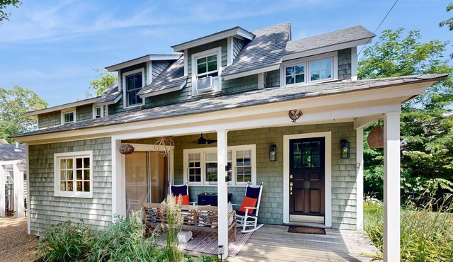 Updated house close to town and beach with patio, AC, and games